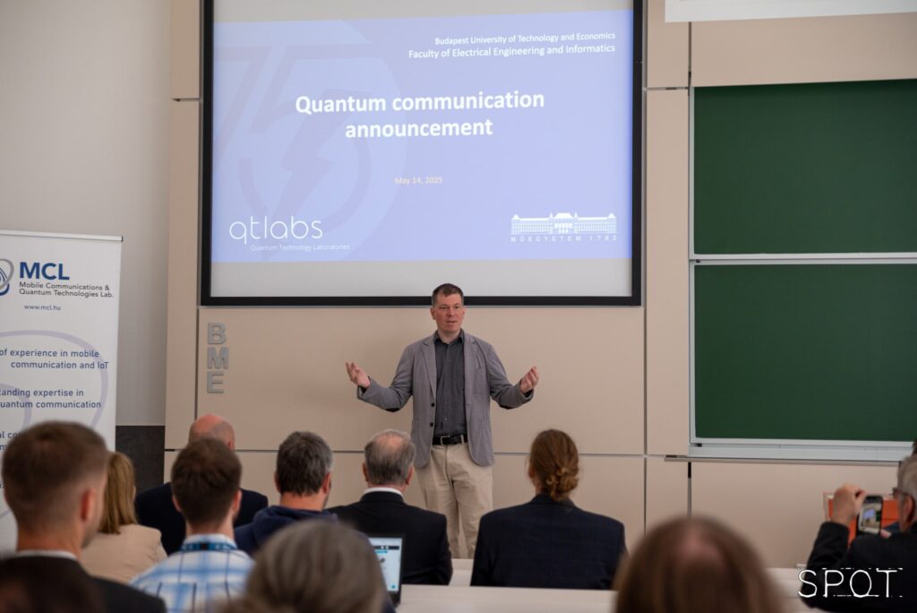 Dr. Bacsárdi László kvantumkommunkáció témájában bejelentést tesz